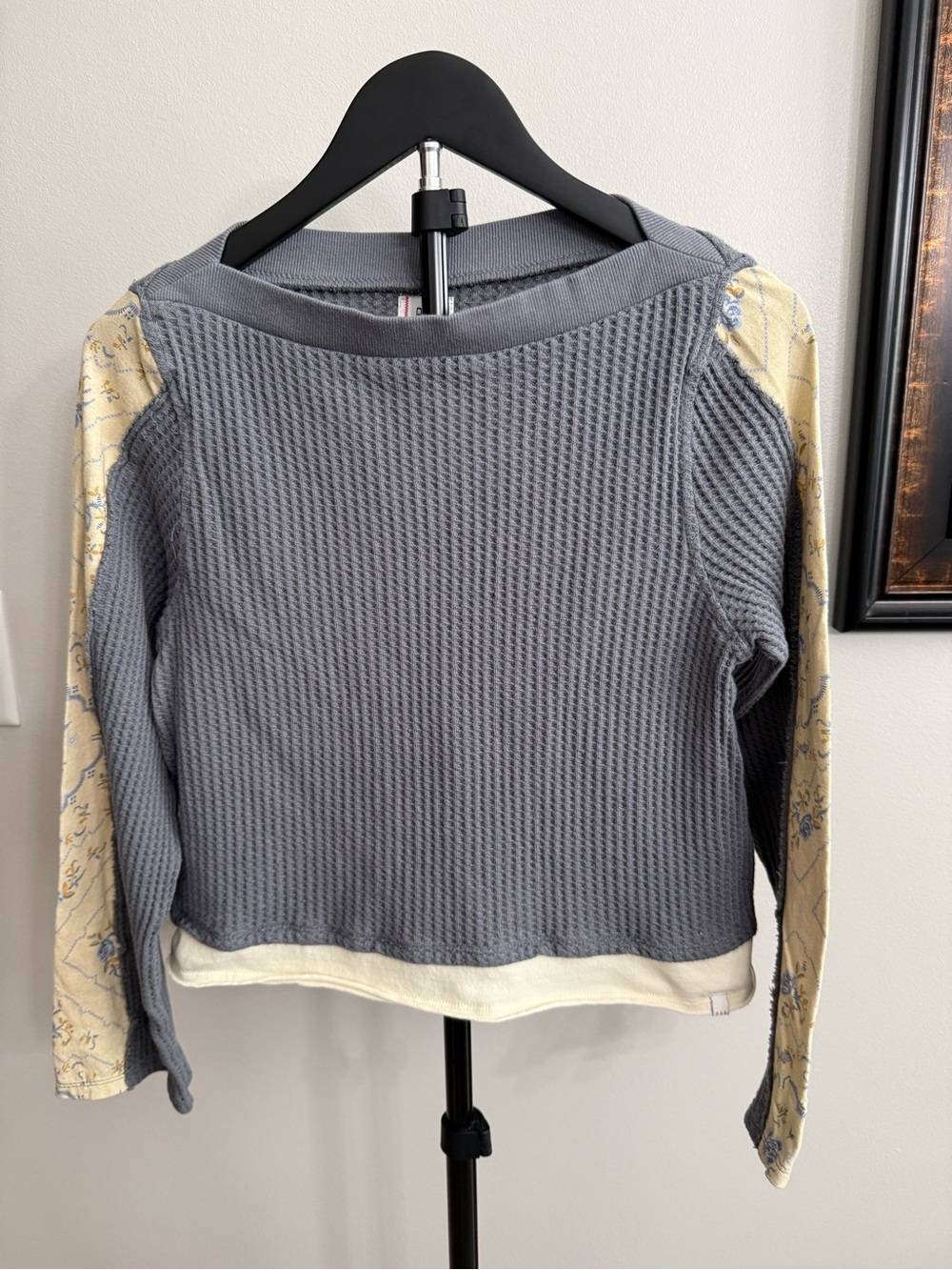 BDG Gray Waffle Knit Crop Top with Cream Floral Sleeves